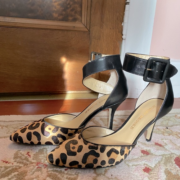 BRAND NEW LEOPARD & LEATHER WITH ANKLE STRAPS- HEELS!! - Picture 5 of 10